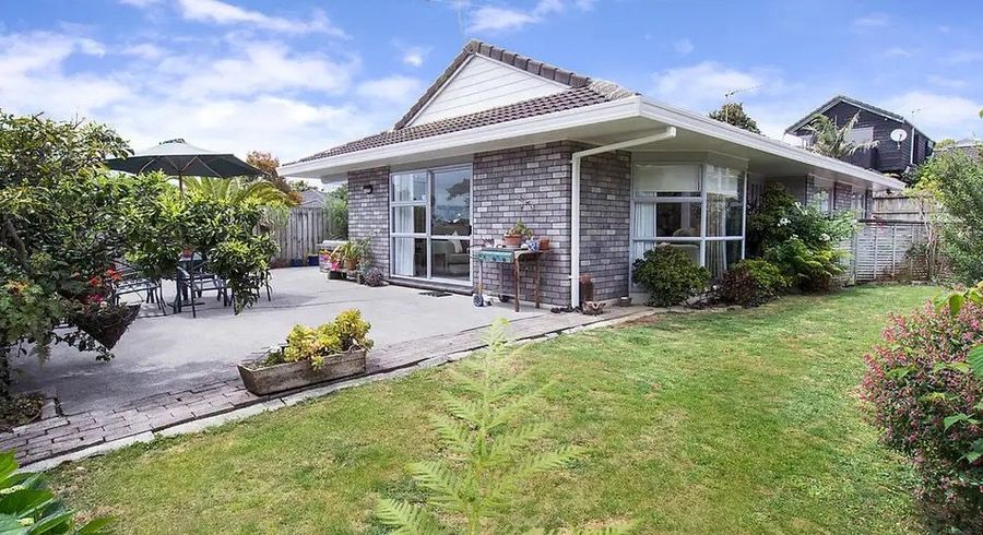  at 2/88 Simmental Crescent, Somerville, Manukau City, Auckland