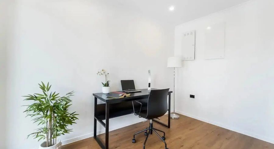  at 4/25 Griffen Park Road, Mount Roskill, Auckland City, Auckland