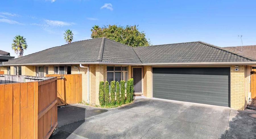  at 18 St Johns Avenue, Hamilton East, Hamilton
