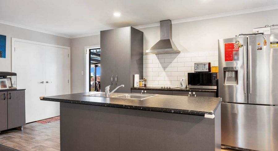 at 12 and 12A Southview Place, Manurewa, Manukau City, Auckland