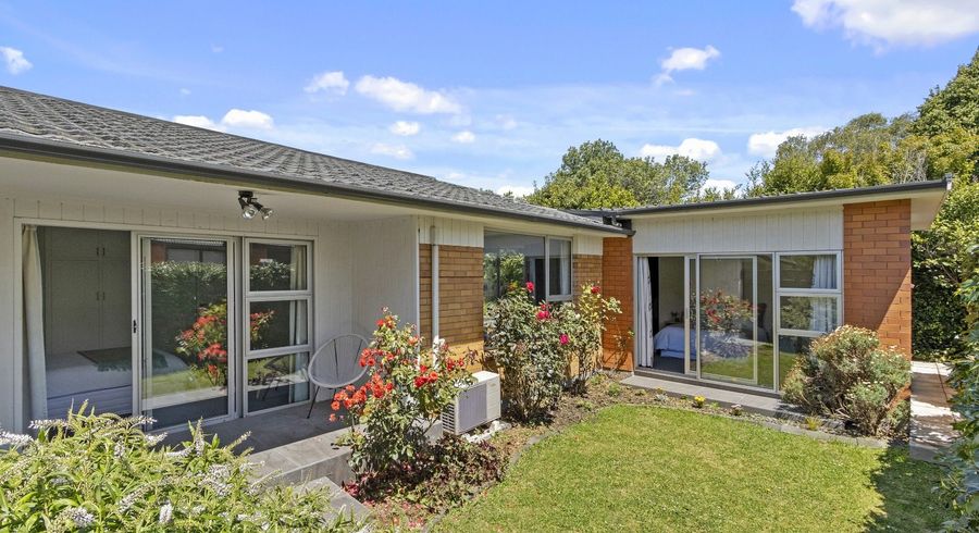  at 1e Thorrington Lane, Cashmere, Christchurch City, Canterbury