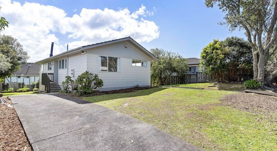  at 13 Tree View Avenue, Glenfield, Auckland