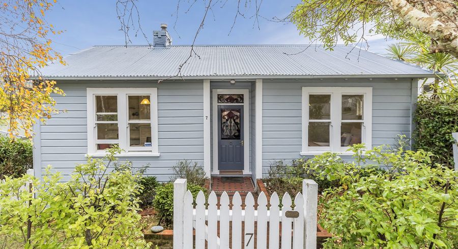  at 7 Retter Street, Paparangi, Wellington