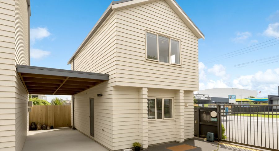  at 1/49 Henderson Valley Road, Henderson, Waitakere City, Auckland