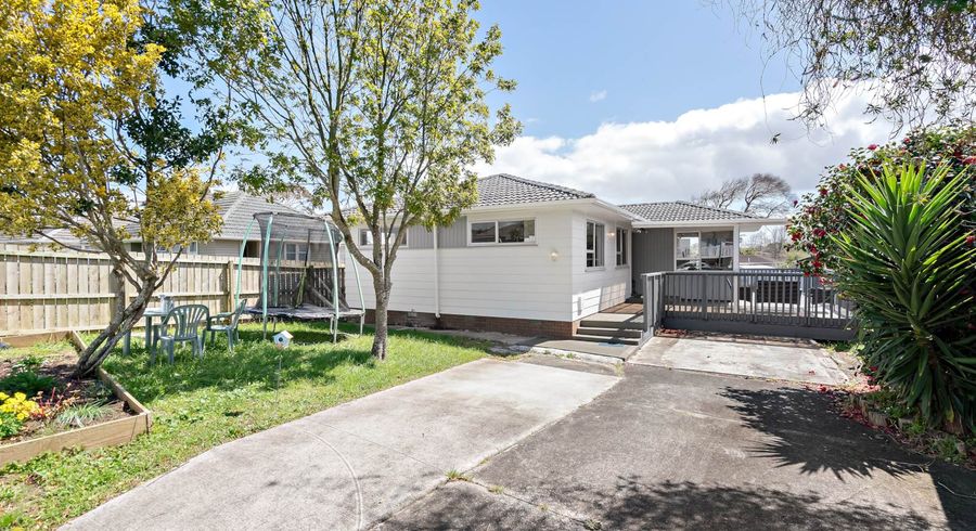  at 8 Daphne Road, Papatoetoe, Auckland