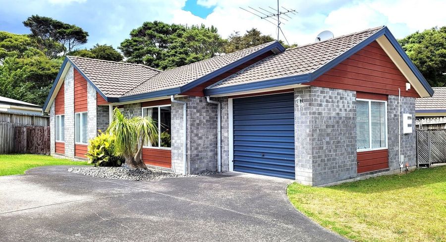  at 14 Lanier Place, Glendene, Waitakere City, Auckland