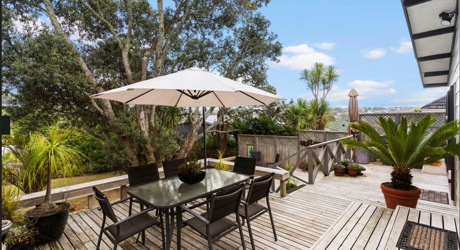  at 438 Beach Road, Murrays Bay, North Shore City, Auckland