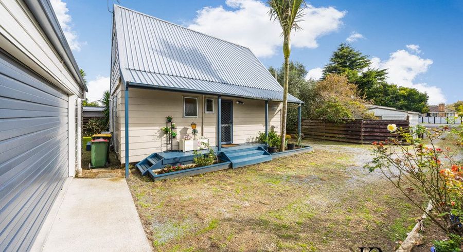  at 2/100 Beach Road, Pahurehure, Papakura, Auckland