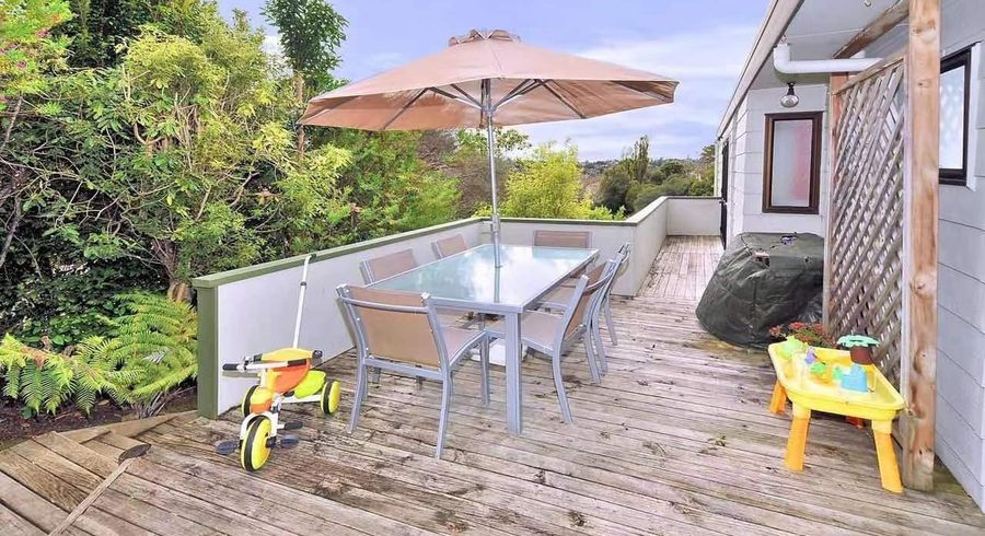  at 15a Squirrel Lane, Browns Bay, North Shore City, Auckland