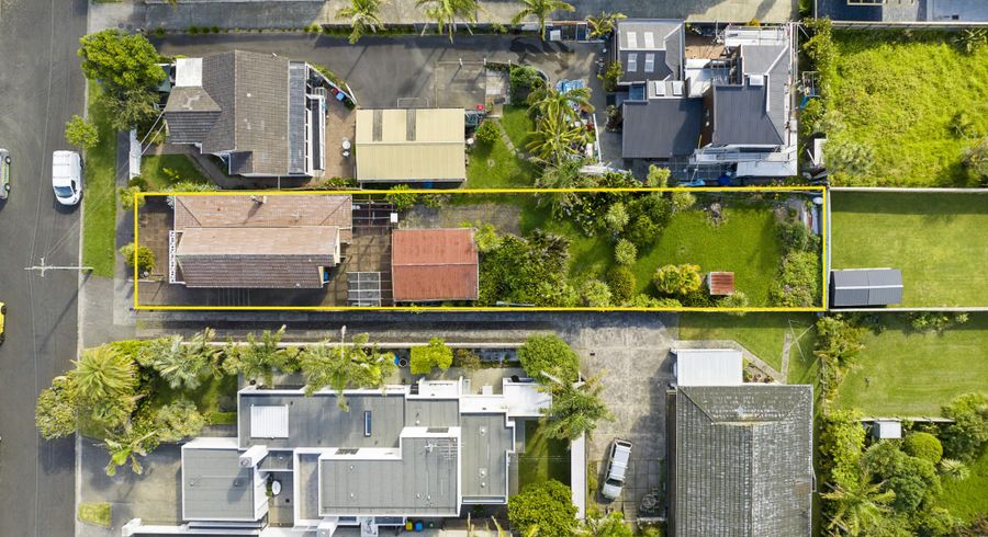  at 73 Wainui Avenue, Point Chevalier, Auckland