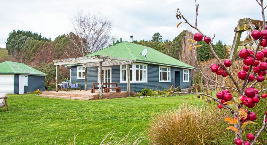  at 435 Jacksons Line, Masterton
