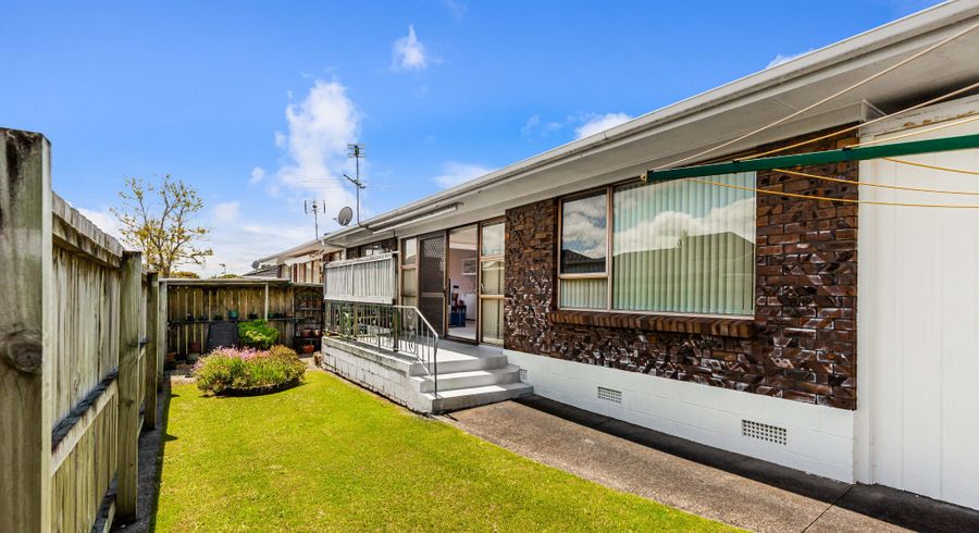  at 2/33 Swanson Road, Henderson, Auckland