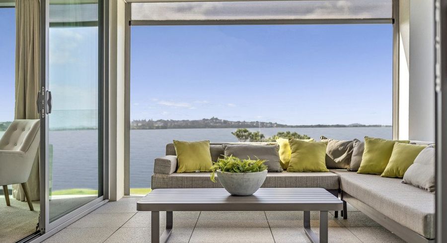  at 3/42 Bramley Drive, Farm Cove, Manukau City, Auckland