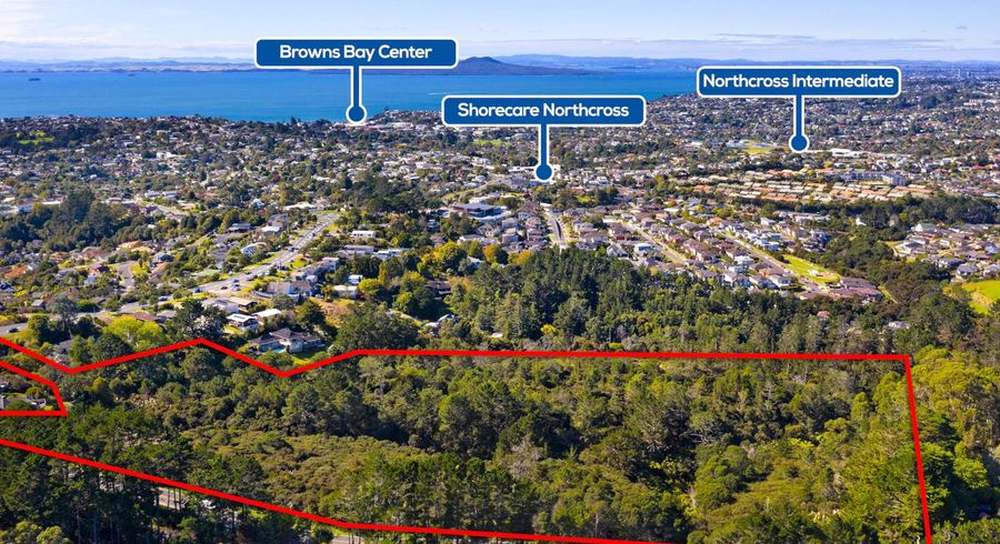  at 9 Lonely Track Road, Fairview Heights, Auckland