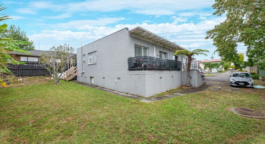  at 4/92 Titirangi Road, New Lynn, Waitakere City, Auckland