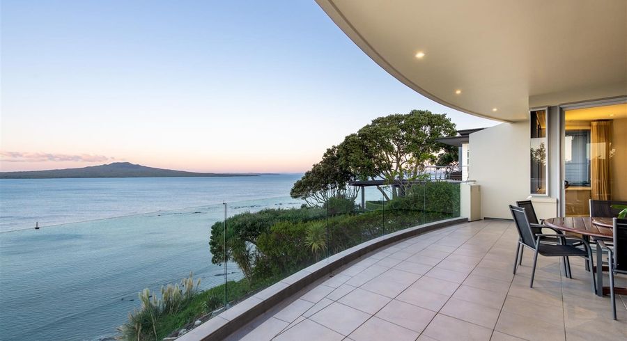  at 52 Seacliffe Avenue, Belmont, Auckland
