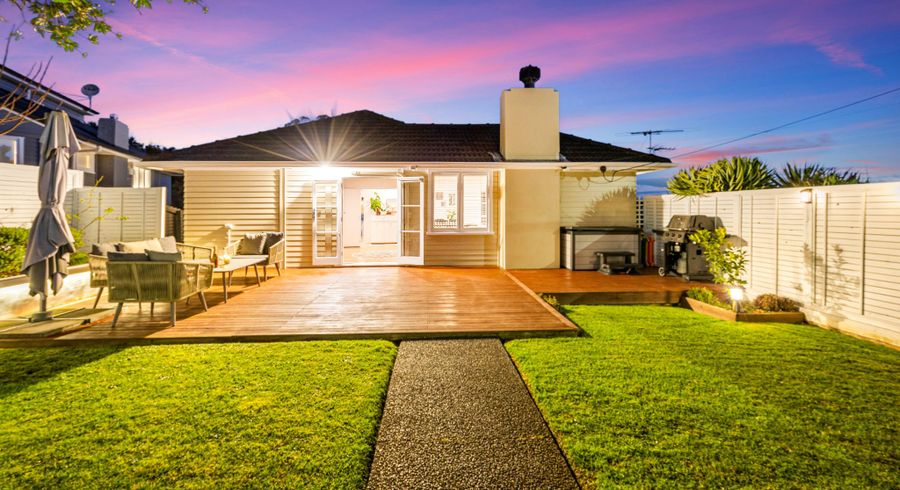  at 1/30 Selwyn Crescent, Forrest Hill, North Shore City, Auckland