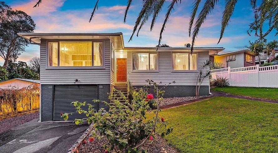  at 25 Crompton Road, Massey, Waitakere City, Auckland