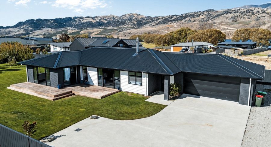  at 30 Ethereal Crescent, Mount Pisa