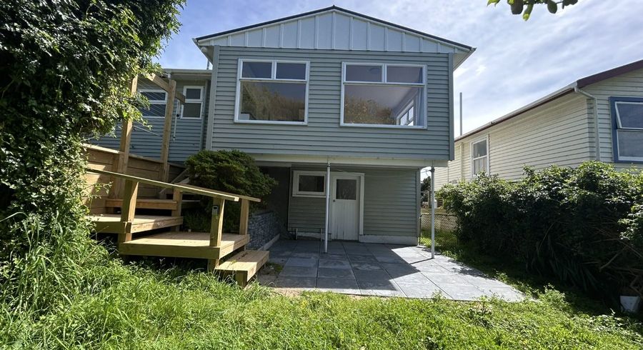 at 32 Kiwi Road, Raumati Beach, Kapiti Coast, Wellington
