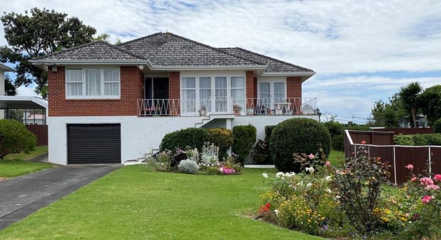  at 52 Te Kawa Road, Greenlane, Auckland