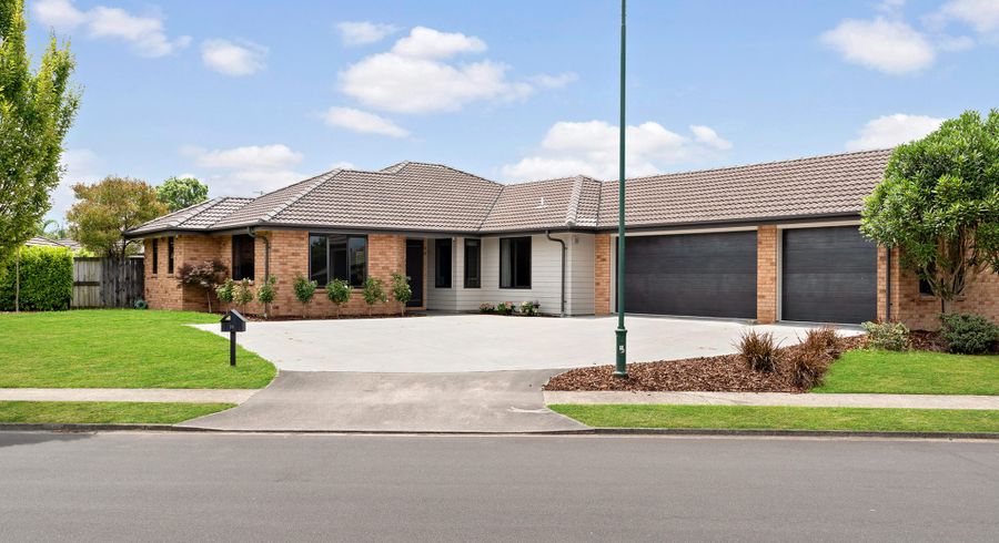  at 35 Tallentire Crescent, Huntington, Hamilton