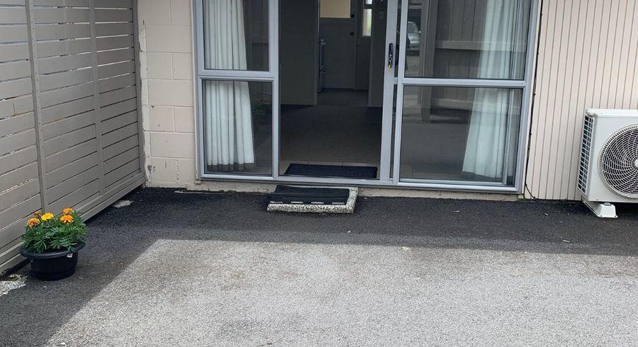  at 2/1 Leonard Road, Mount Wellington, Auckland City, Auckland