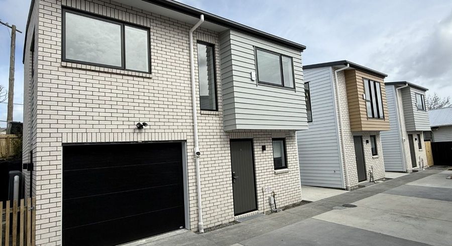  at 2/7 Peverill Crescent, Papatoetoe, Manukau City, Auckland