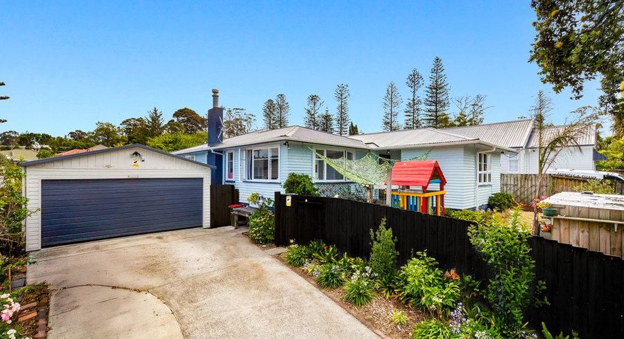 at 1 Sarona Avenue, Glen Eden, Waitakere City, Auckland