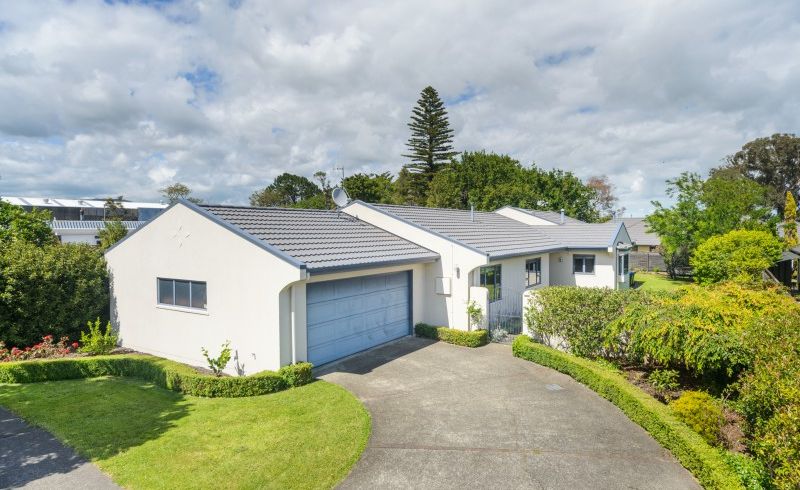  at 100 Summerhill Drive, Fitzherbert, Palmerston North
