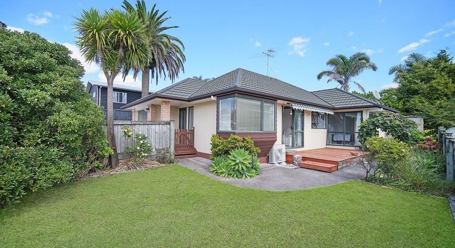  at 12A Beatrice Ave, Hillcrest, North Shore City, Auckland