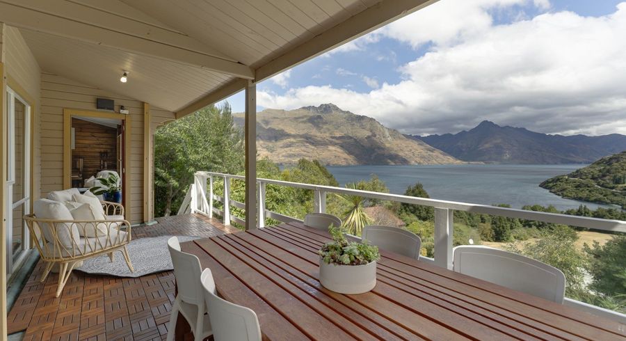  at 22 McKerrow Place, Sunshine Bay, Queenstown