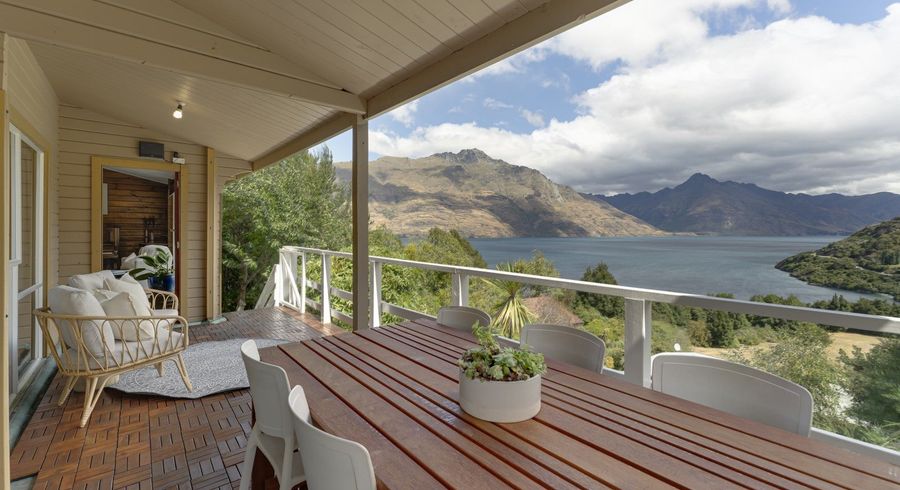  at 22 Mckerrow Place, Sunshine Bay, Queenstown