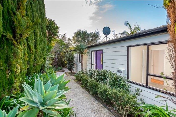  at 22 Raphael Place, West Harbour, Auckland