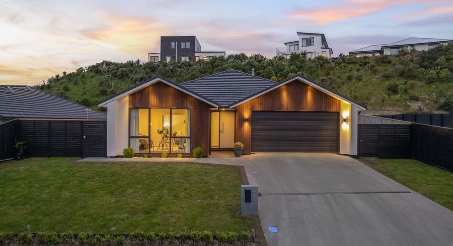  at 22 Queen Charlotte Drive, Aotea, Porirua