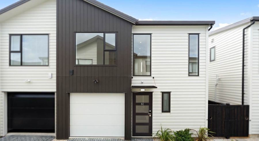  at 5E Poto Street, Te Atatu South, Waitakere City, Auckland