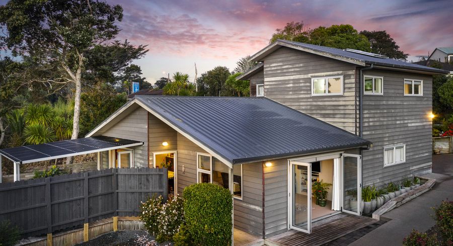  at 11 Deane Avenue, Titirangi, Auckland
