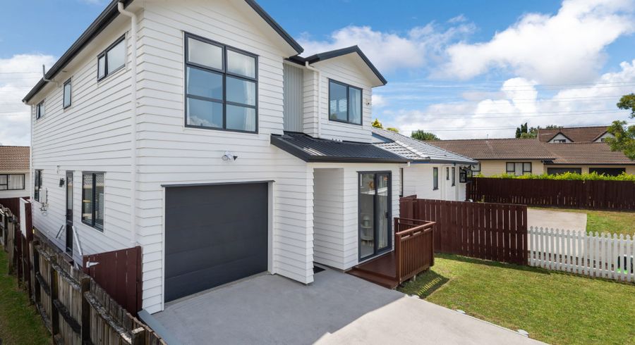  at 49A Meadowood Drive, Unsworth Heights, Auckland