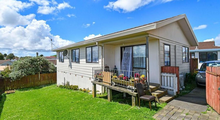  at 4/1 Rebecca Rise, Weymouth, Auckland