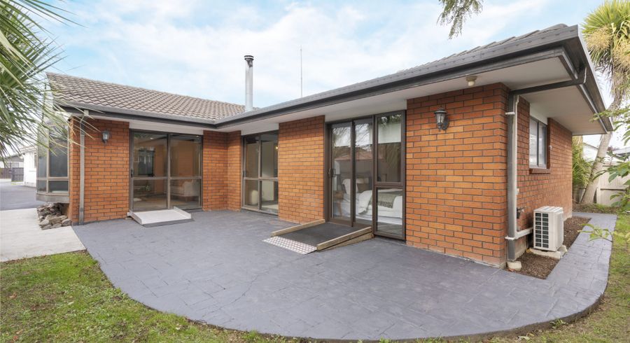  at 2/437 Greers Road, Bishopdale, Christchurch