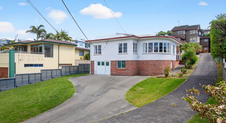  at 1/50 Masterton Road, Rothesay Bay, North Shore City, Auckland