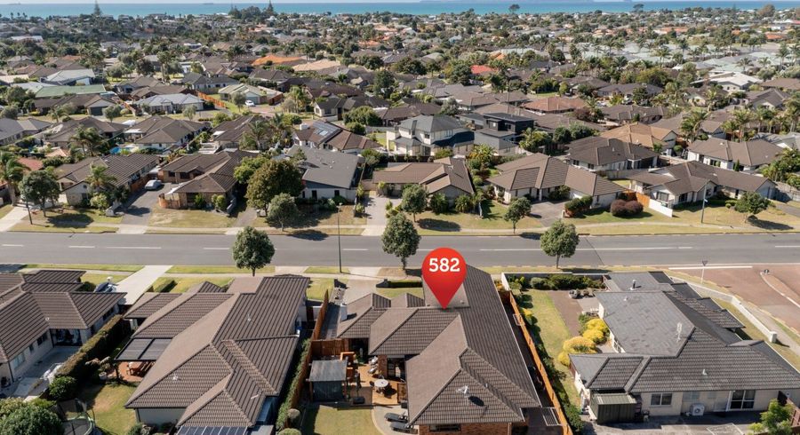  at 582 Gloucester Road, Papamoa, Tauranga, Bay Of Plenty