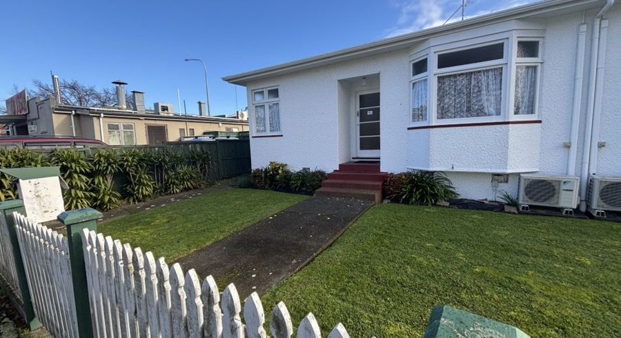  at 1 Terrace Street, Roslyn, Palmerston North, Manawatu / Whanganui