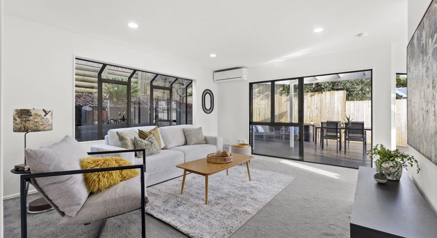  at 2/10 Juniper Road, Sunnynook, North Shore City, Auckland