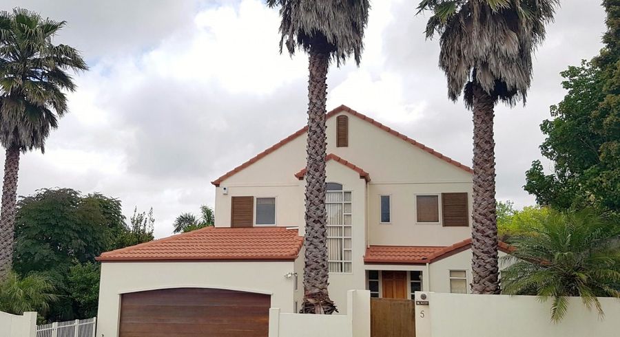  at 5 Kenmure Avenue, Forrest Hill, North Shore City, Auckland