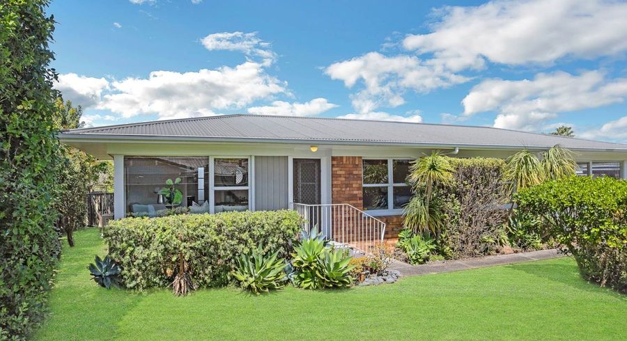  at 1/22 Evelyn Place, Hillcrest, Auckland