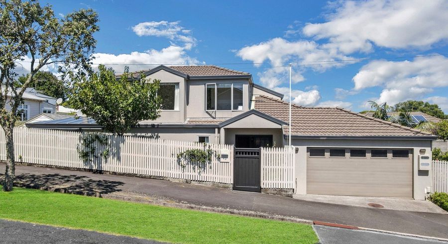  at 23 Ascot Avenue, Narrow Neck, Auckland