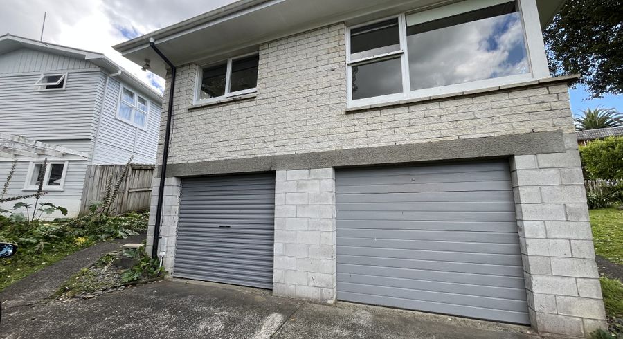 at 1/24 Sovereign Place, Glenfield, North Shore City, Auckland