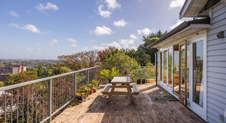  at 40 Hackthorne Road, Cashmere, Christchurch City, Canterbury