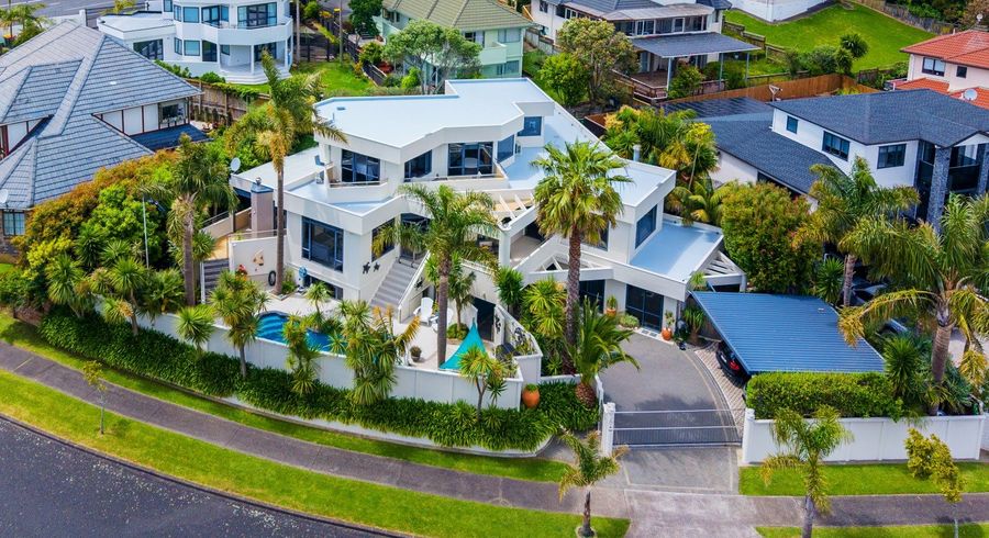  at 6 Ribbonwood Crescent, Goodwood Heights, Auckland